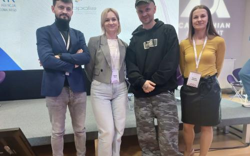 14 marca 2024 r., Rzeszów, Carpathian AI Summit 2024, pracownicy Sekcji- Pracowni VR/AI z profesorem Andrzejem Draganem