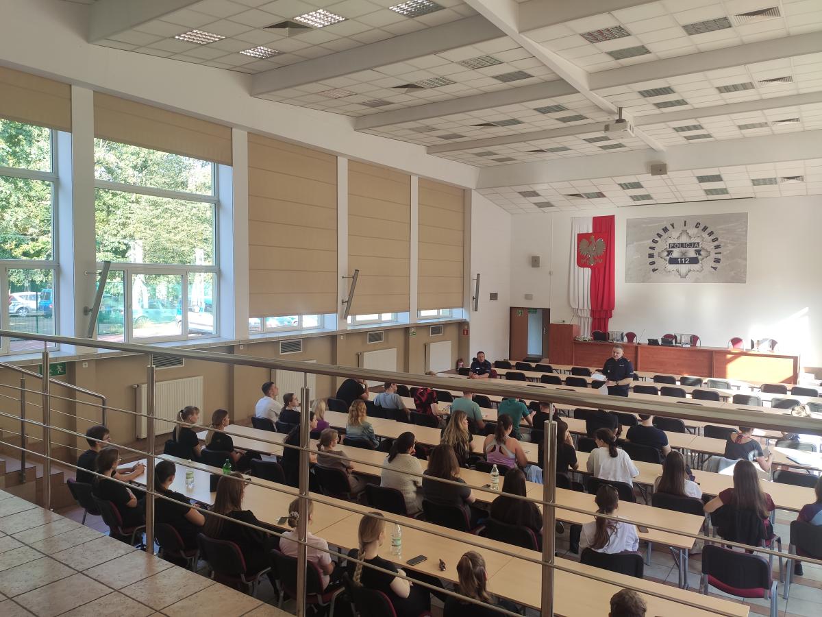 spotkanie II grupy aplikantów XV rocznika  z opiekunami z ramienia Szkoły Policji i pierwsze informacje dotyczące szkolenia,