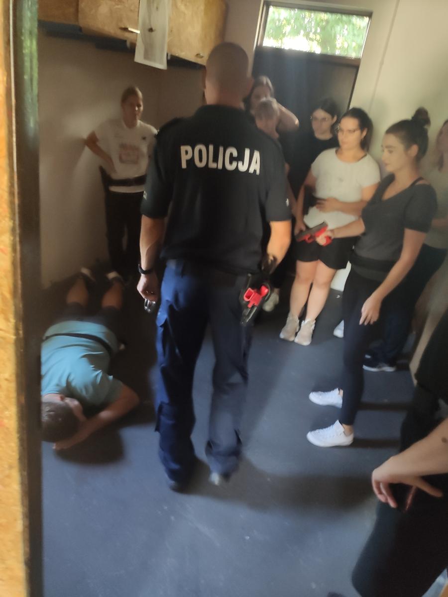 ćwiczenia II grupy  aplikantów XV rocznika w strzelnicy,